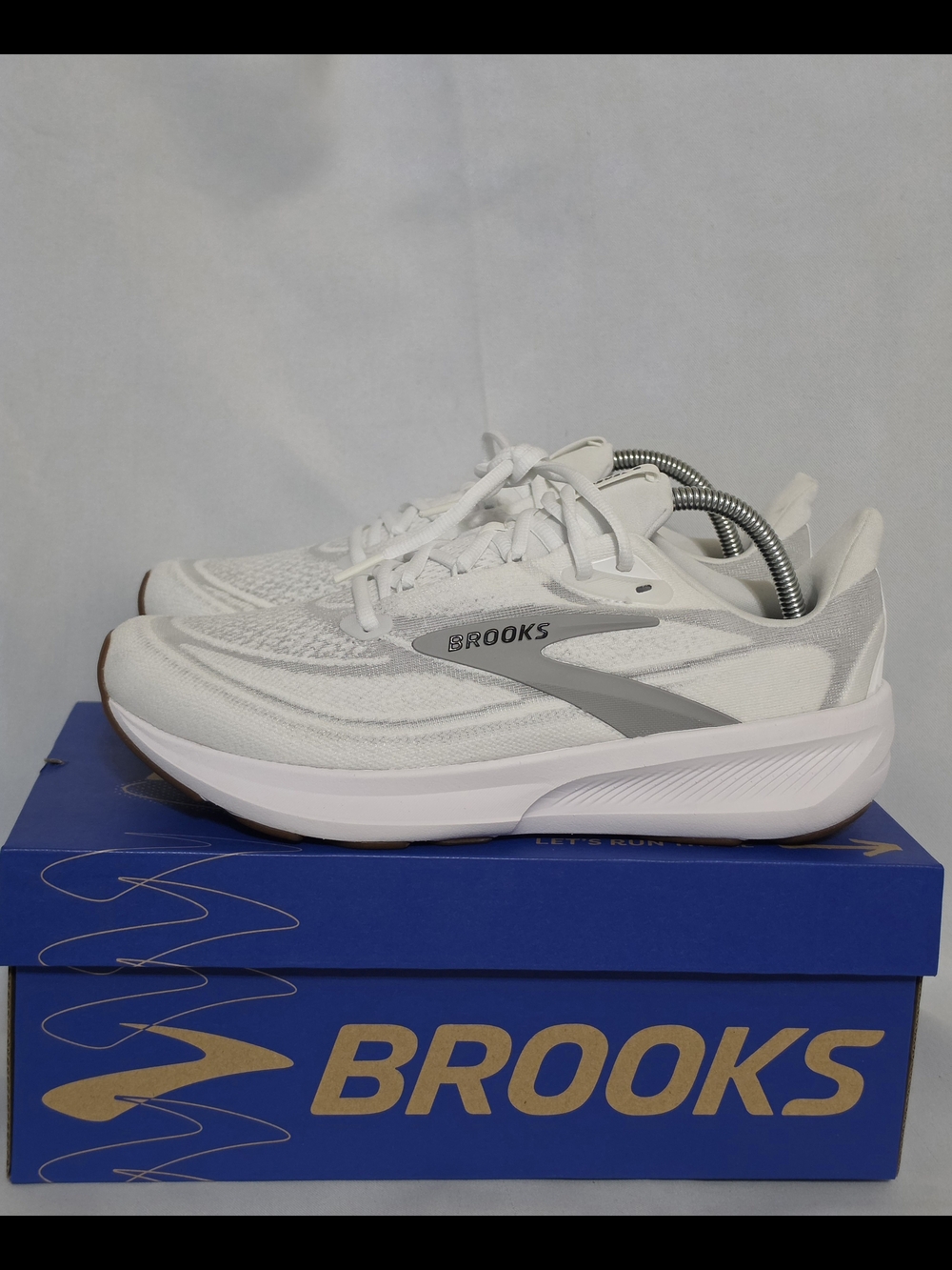 BROOKS Revel 9 White Gray Athletic Running Shoes US Women Size 10.5 (NWOT) - Picture 9 of 16
